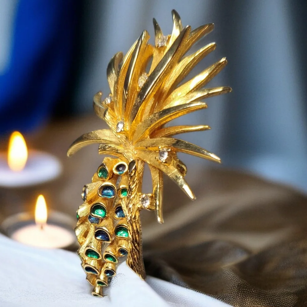 BOUCHER Vintage & Rare Pineapple Brooch